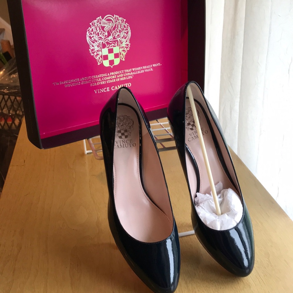 Dark navy Vince Camuto heels